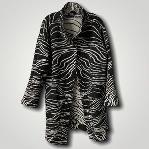 Mauve Sweater Coat in black & white abstract print